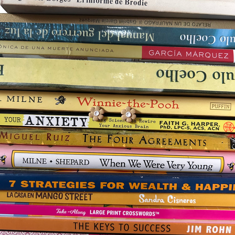 Flower power studs (tiny)