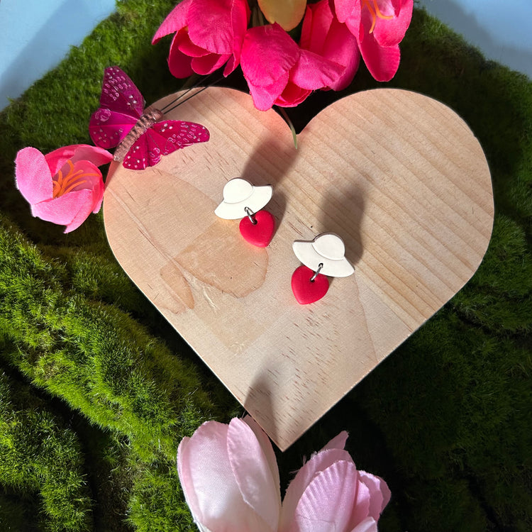 Stealing hearts (white&red)