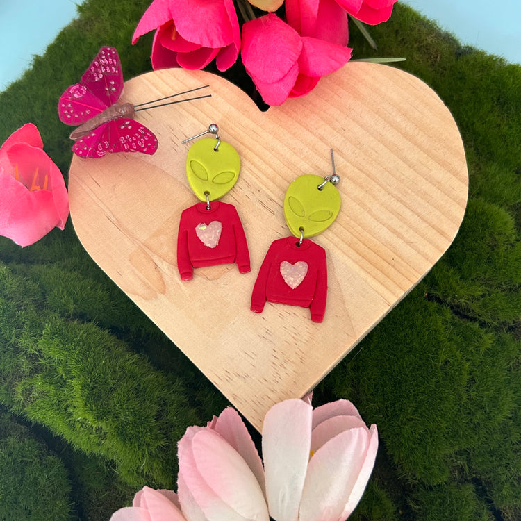 Intergalactic love (red sweater)