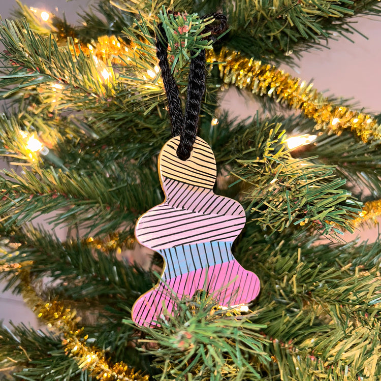 Giftwrapped Gingerbread Cookie